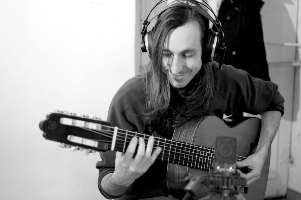 Marco Ruviaro, violão 7 cordas (foto: Paolo Viviani)